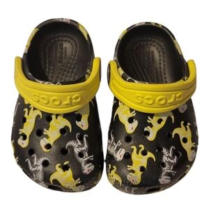 CROCS Kids' Black and Yellow Dino Water Shoes